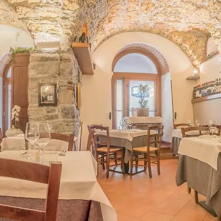 4 Pass Apartament Varenna